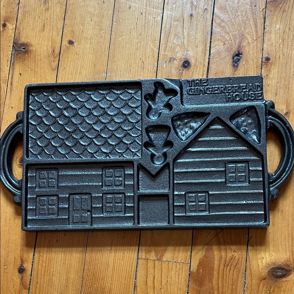 Cast Iron The Gingerbread House Mold